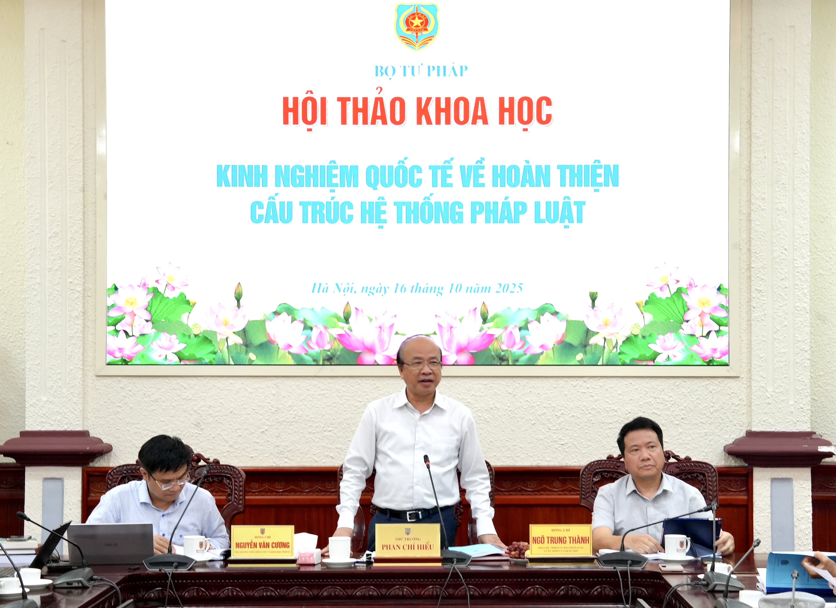 Gợi mở kinh nghiệm quốc tế để hoàn thiện cấu trúc hệ thống pháp luật Việt Nam